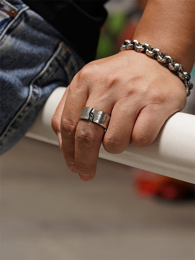 Half-Skull Signet Ring in 925 Silver gobalgoing