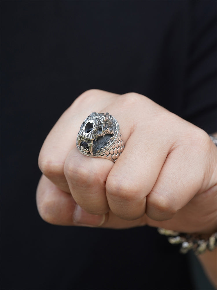 Oversized Saber-Tooth Tiger Ring in 925 Silver gobalgoing